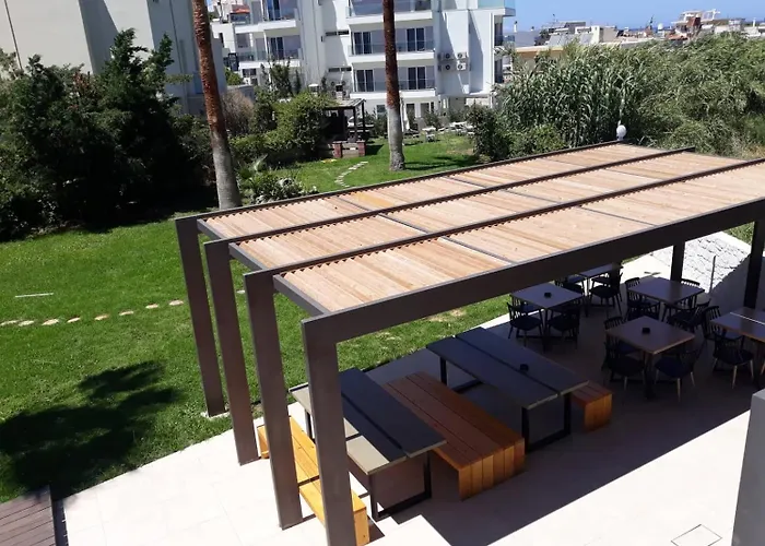 Icarus Hotel